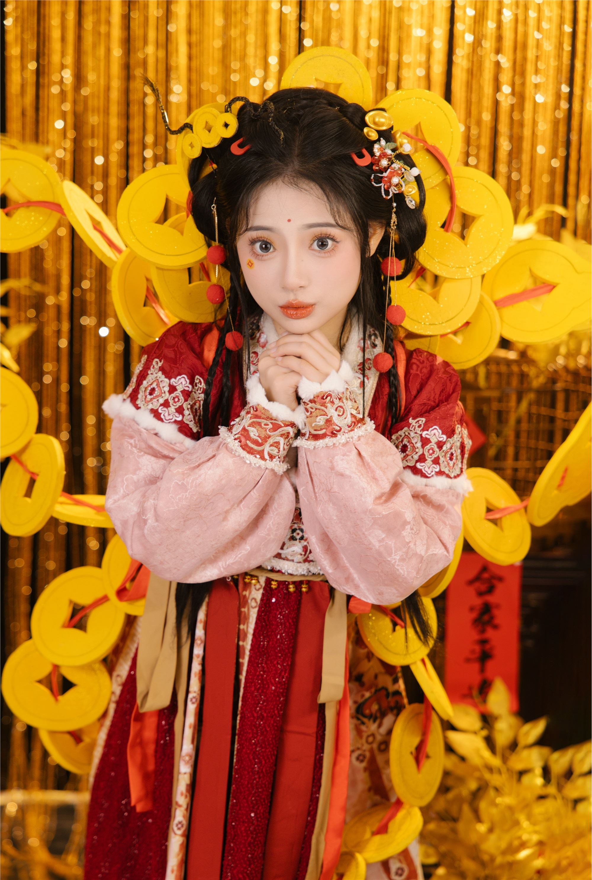 YITUYU艺图语 2025.01.30 蛇年大吉 衔鹿